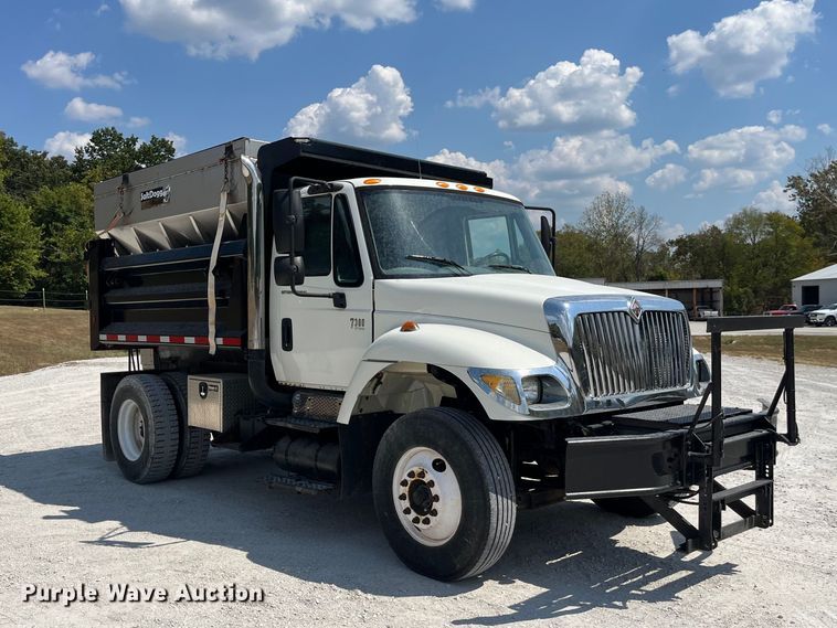image for item FG0648 2005 International 7300 dump truck