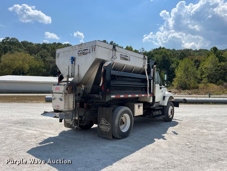 image for item FG0648 2005 International 7300 dump truck