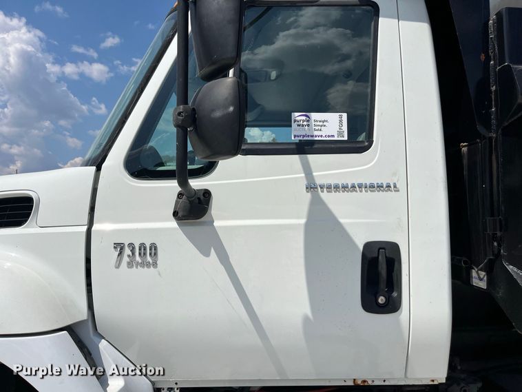 image for item FG0648 2005 International 7300 dump truck