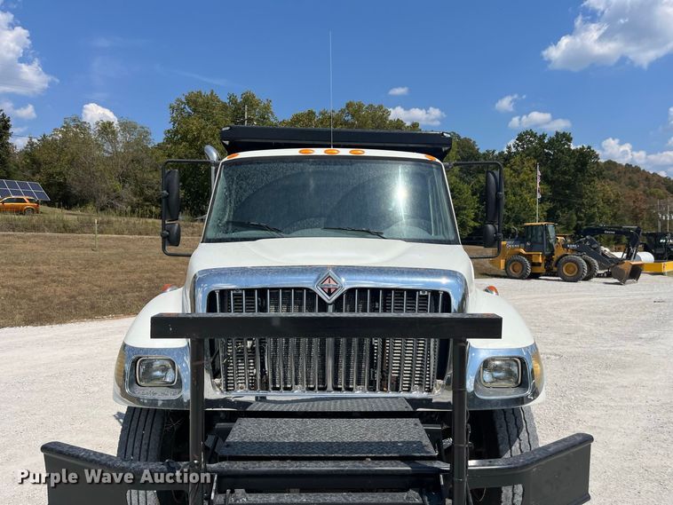 image for item FG0648 2005 International 7300 dump truck