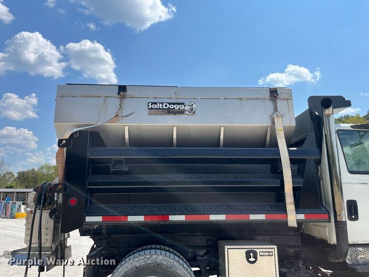 image for item FG0648 2005 International 7300 dump truck