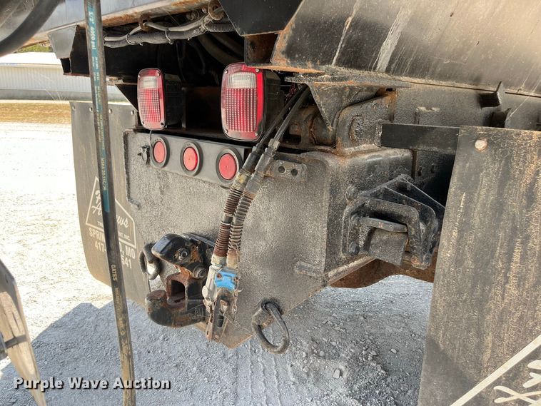 image for item FG0648 2005 International 7300 dump truck