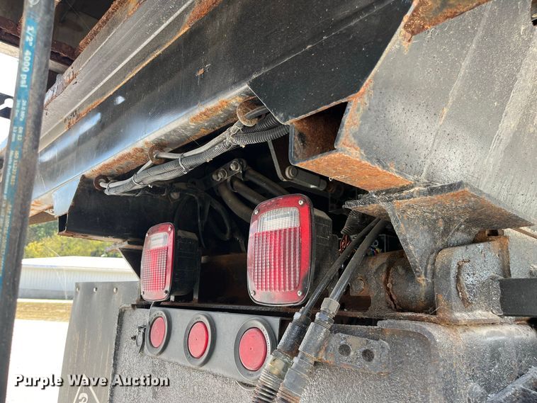 image for item FG0648 2005 International 7300 dump truck