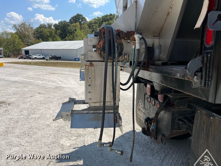 image for item FG0648 2005 International 7300 dump truck