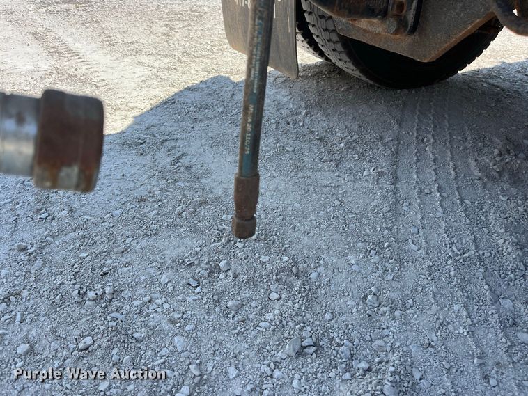 image for item FG0648 2005 International 7300 dump truck