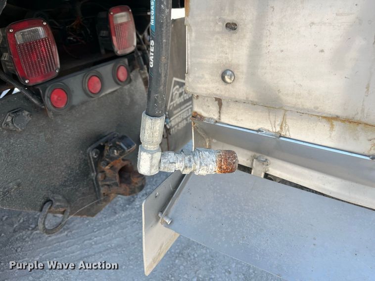 image for item FG0648 2005 International 7300 dump truck