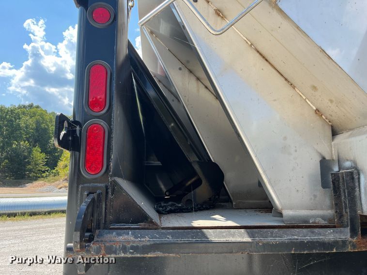 image for item FG0648 2005 International 7300 dump truck