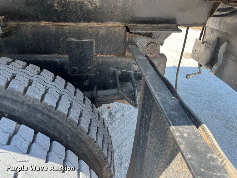 image for item FG0648 2005 International 7300 dump truck