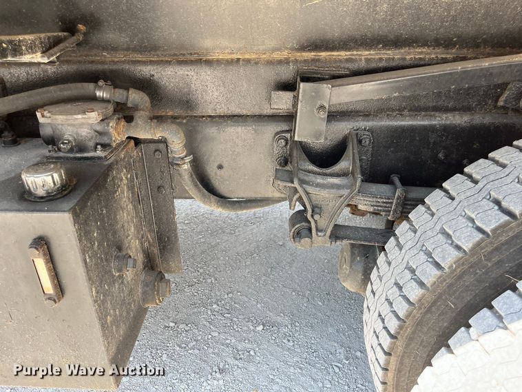 image for item FG0648 2005 International 7300 dump truck