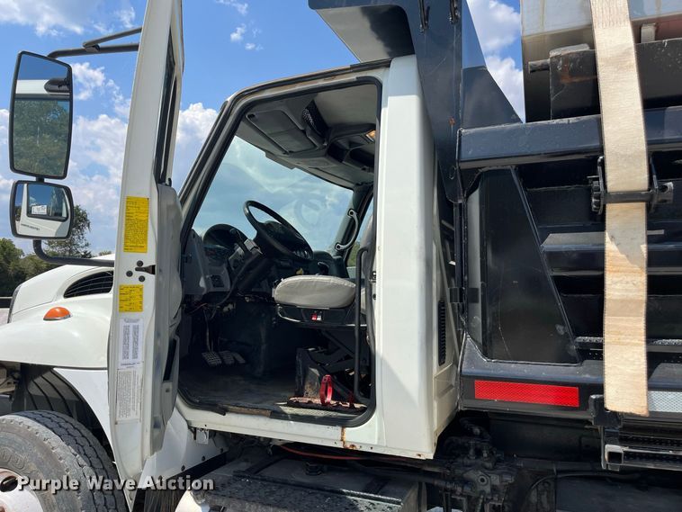 image for item FG0648 2005 International 7300 dump truck