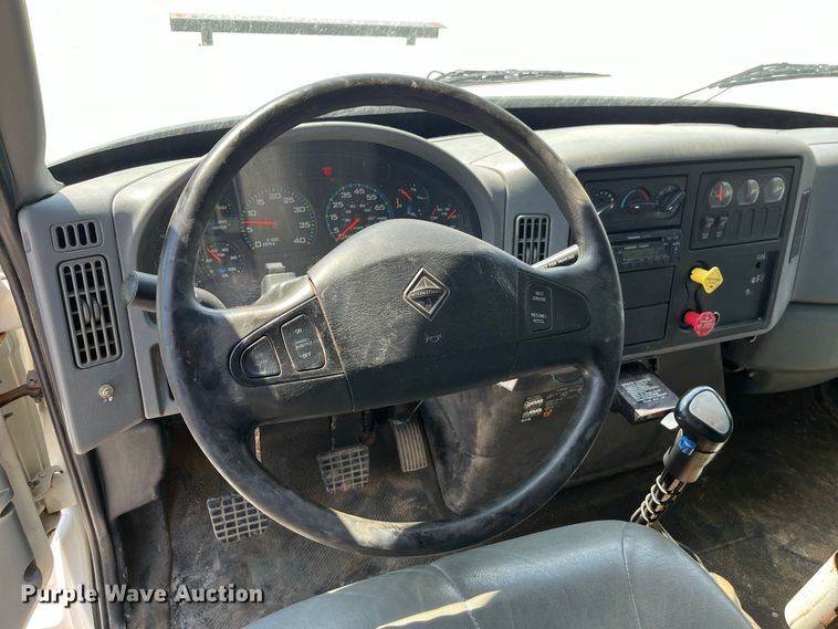 image for item FG0648 2005 International 7300 dump truck