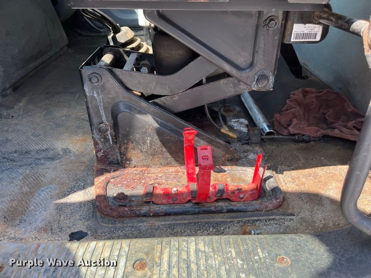 image for item FG0648 2005 International 7300 dump truck