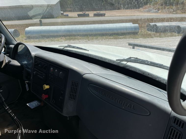 image for item FG0648 2005 International 7300 dump truck