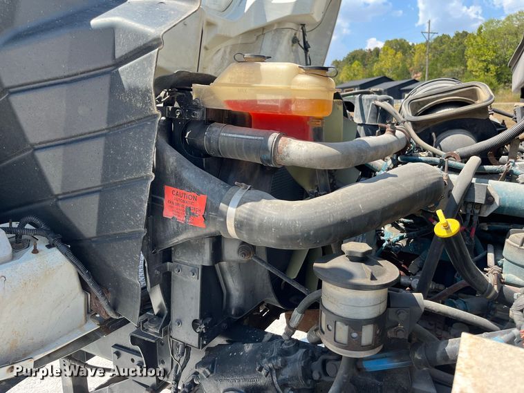 image for item FG0648 2005 International 7300 dump truck