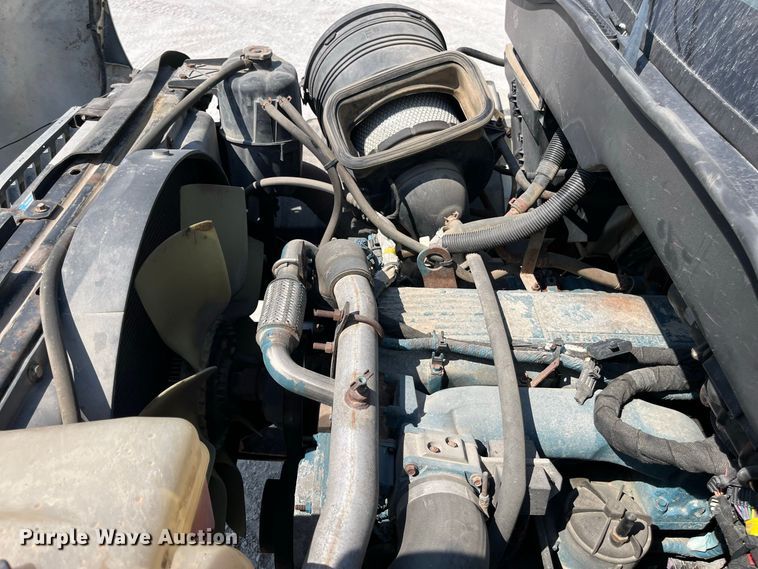 image for item FG0648 2005 International 7300 dump truck