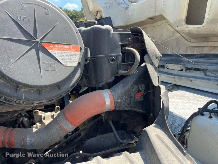 image for item FG0648 2005 International 7300 dump truck