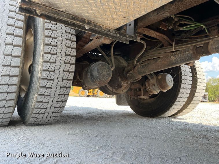image for item FG0648 2005 International 7300 dump truck