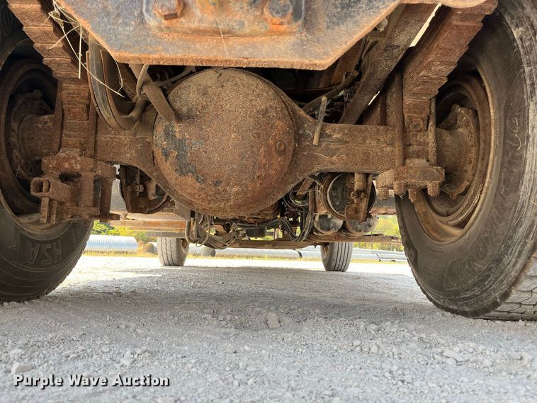 image for item FG0648 2005 International 7300 dump truck
