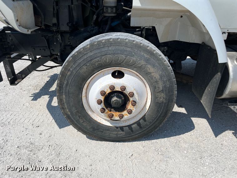 image for item FG0648 2005 International 7300 dump truck
