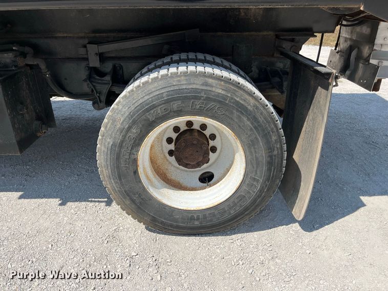 image for item FG0648 2005 International 7300 dump truck