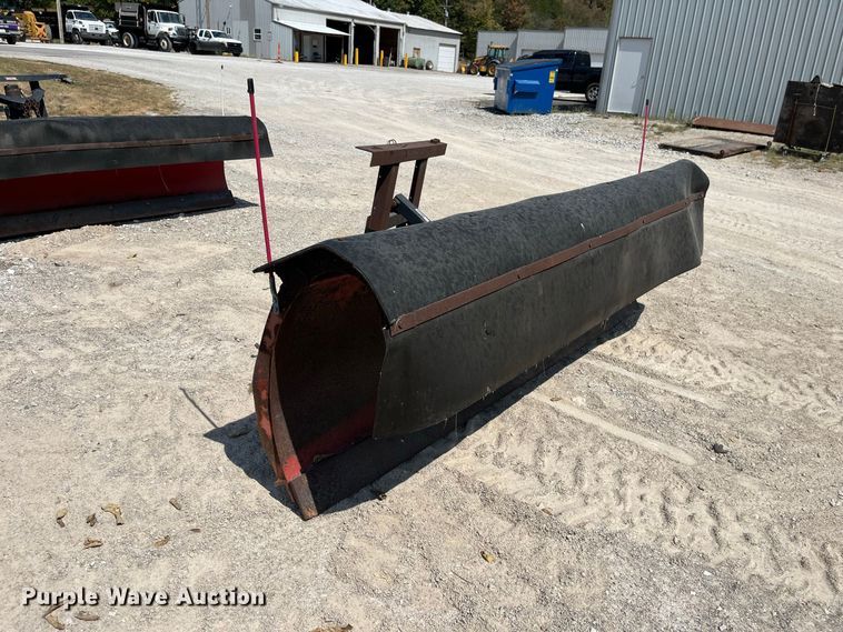 image for item FG0648 2005 International 7300 dump truck