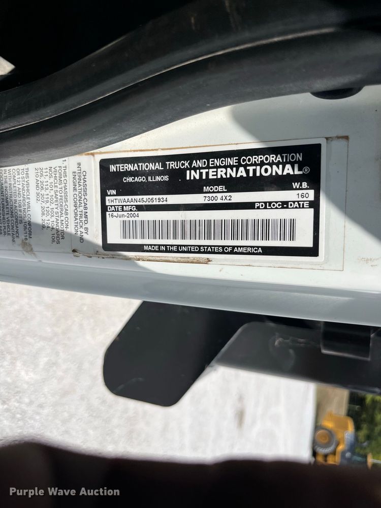 image for item FG0648 2005 International 7300 dump truck