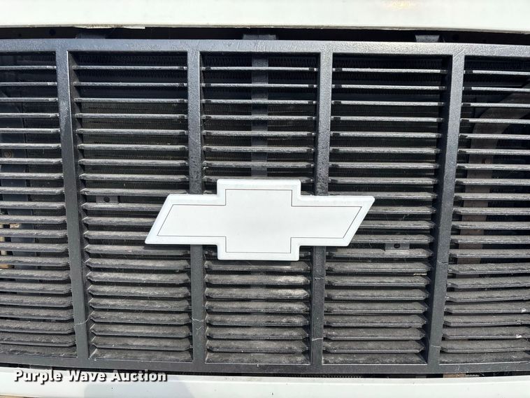 image for item FG0649 2000 Chevrolet C8500 water truck