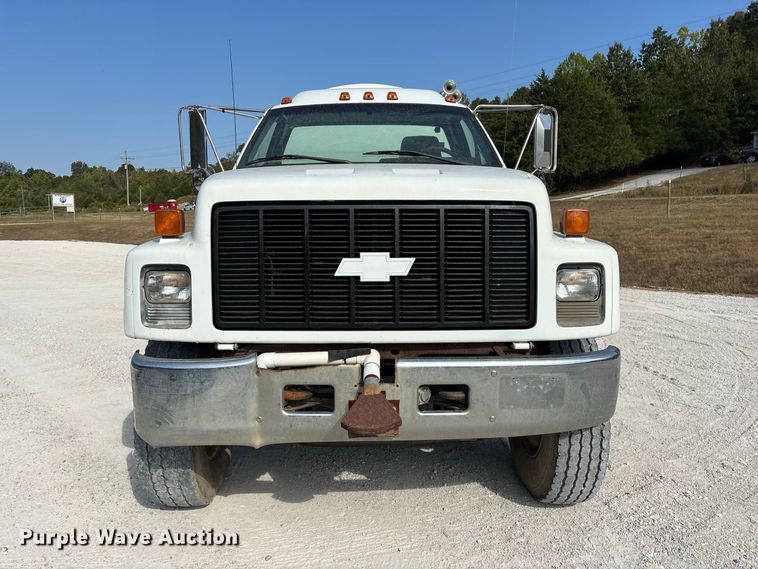 image for item FG0649 2000 Chevrolet C8500 water truck