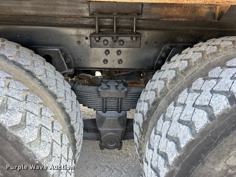 image for item FG0649 2000 Chevrolet C8500 water truck