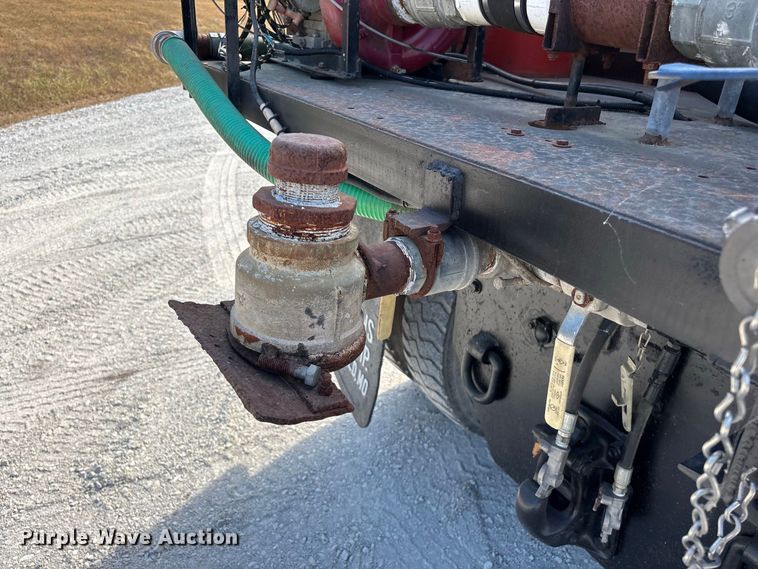 image for item FG0649 2000 Chevrolet C8500 water truck