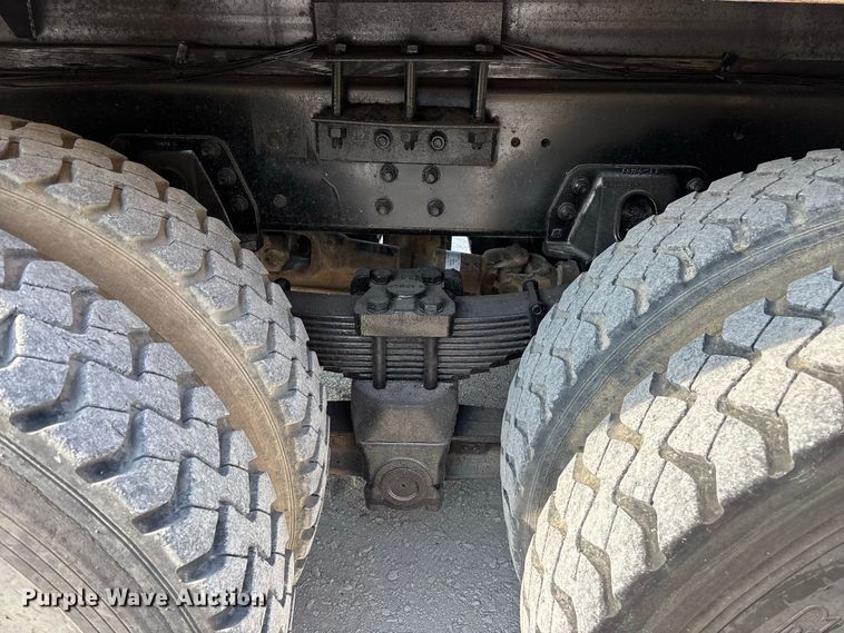 image for item FG0649 2000 Chevrolet C8500 water truck