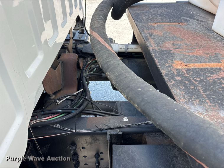 image for item FG0649 2000 Chevrolet C8500 water truck