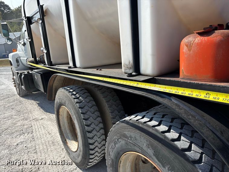 image for item FG0649 2000 Chevrolet C8500 water truck