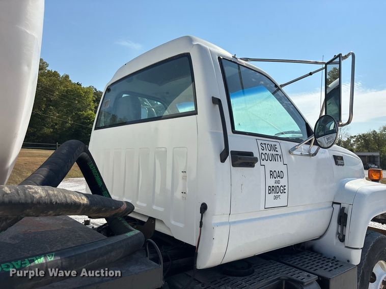 image for item FG0649 2000 Chevrolet C8500 water truck