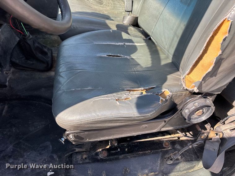 image for item FG0649 2000 Chevrolet C8500 water truck