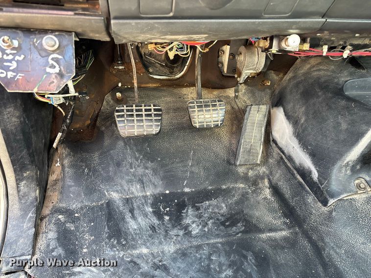 image for item FG0649 2000 Chevrolet C8500 water truck