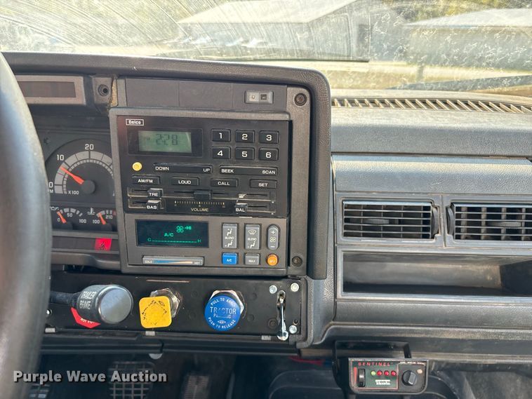 image for item FG0649 2000 Chevrolet C8500 water truck
