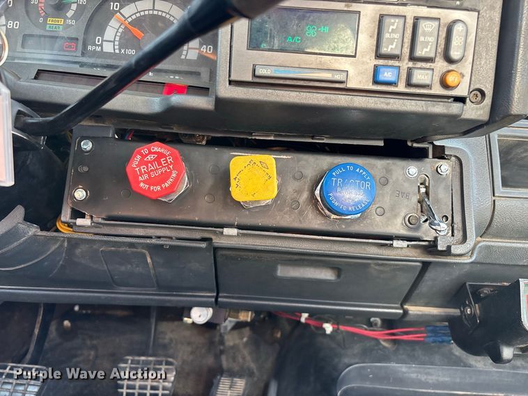 image for item FG0649 2000 Chevrolet C8500 water truck