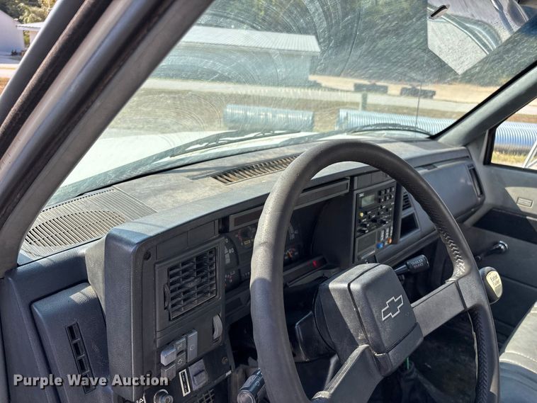 image for item FG0649 2000 Chevrolet C8500 water truck