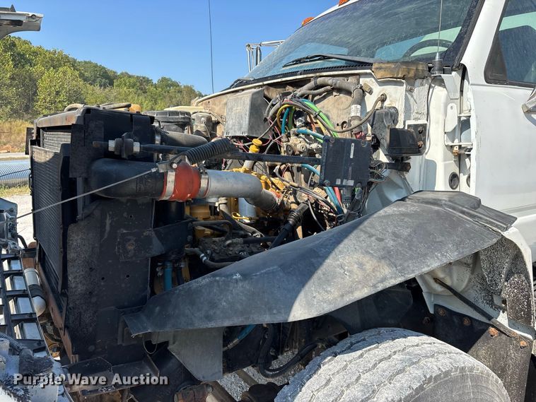 image for item FG0649 2000 Chevrolet C8500 water truck