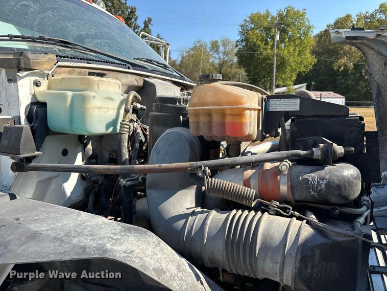 image for item FG0649 2000 Chevrolet C8500 water truck