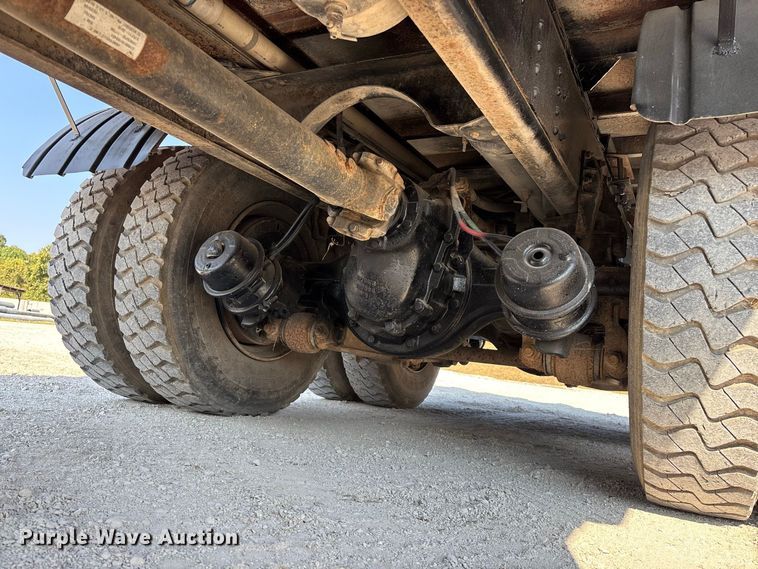 image for item FG0649 2000 Chevrolet C8500 water truck