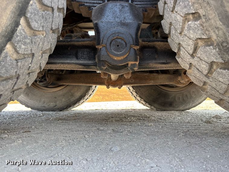 image for item FG0649 2000 Chevrolet C8500 water truck