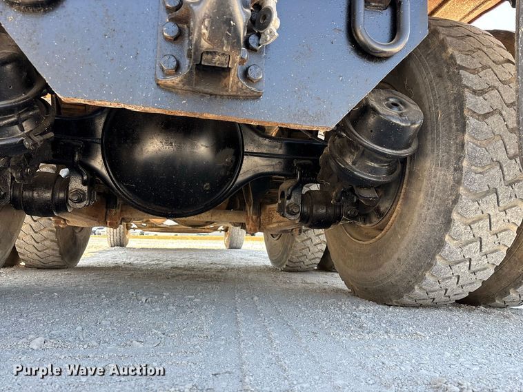 image for item FG0649 2000 Chevrolet C8500 water truck