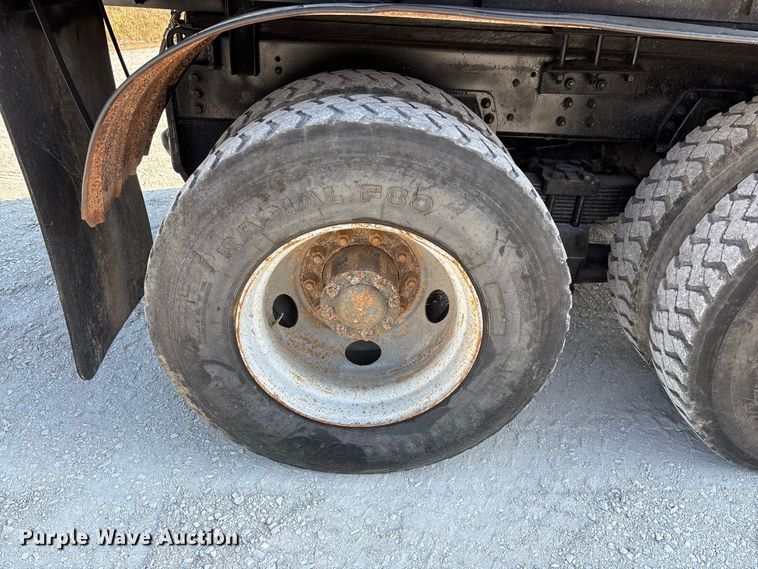 image for item FG0649 2000 Chevrolet C8500 water truck