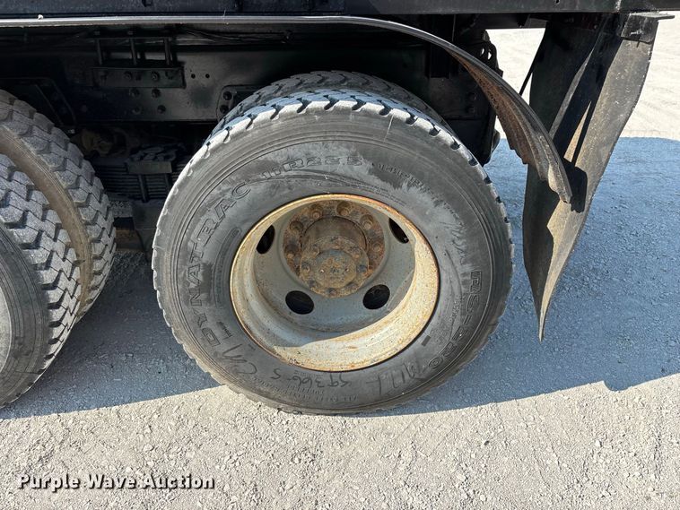 image for item FG0649 2000 Chevrolet C8500 water truck