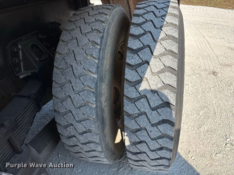 image for item FG0649 2000 Chevrolet C8500 water truck