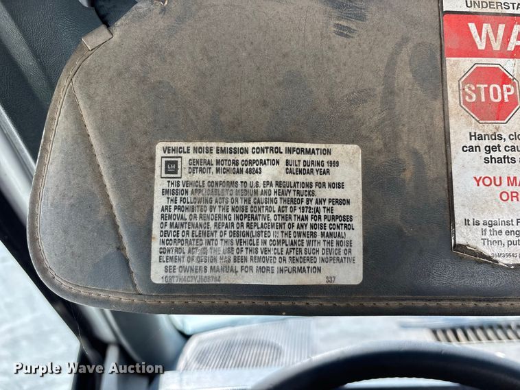 image for item FG0649 2000 Chevrolet C8500 water truck