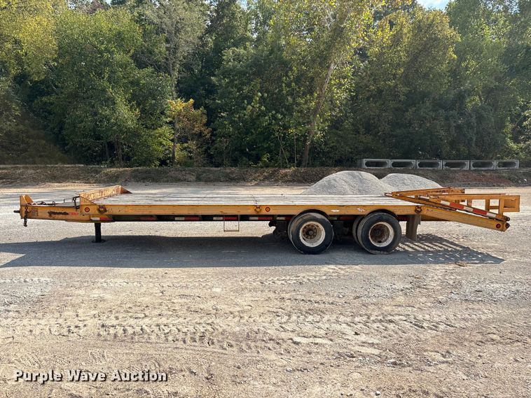 image for item FG0651 2004 Holden HCZ30KT equipment trailer