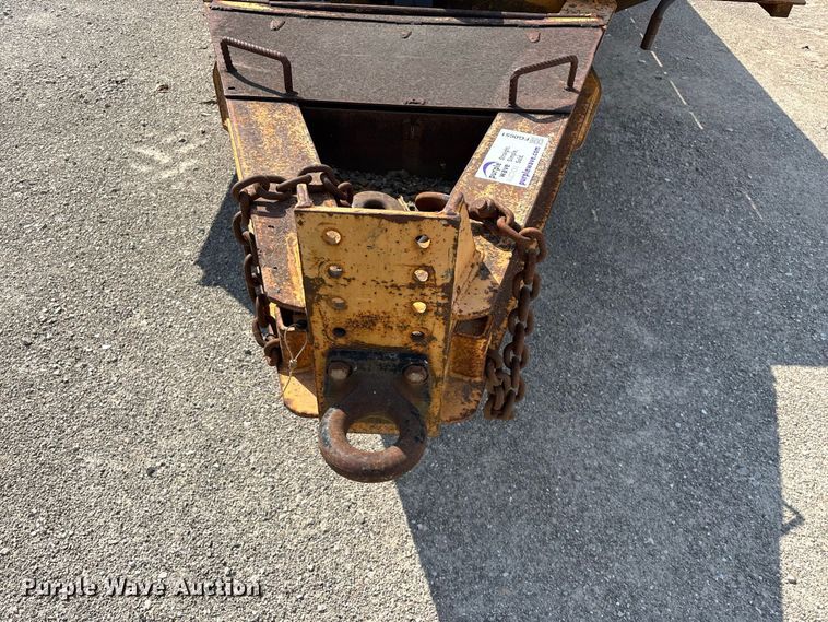 image for item FG0651 2004 Holden HCZ30KT equipment trailer